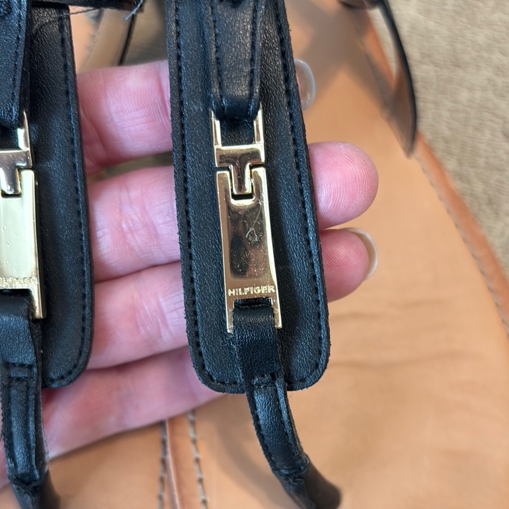 EUC Tommy Hilfiger Black Twlibby and Tan T-Strap Sandals - Size 8.5 - Picture 3 of 8